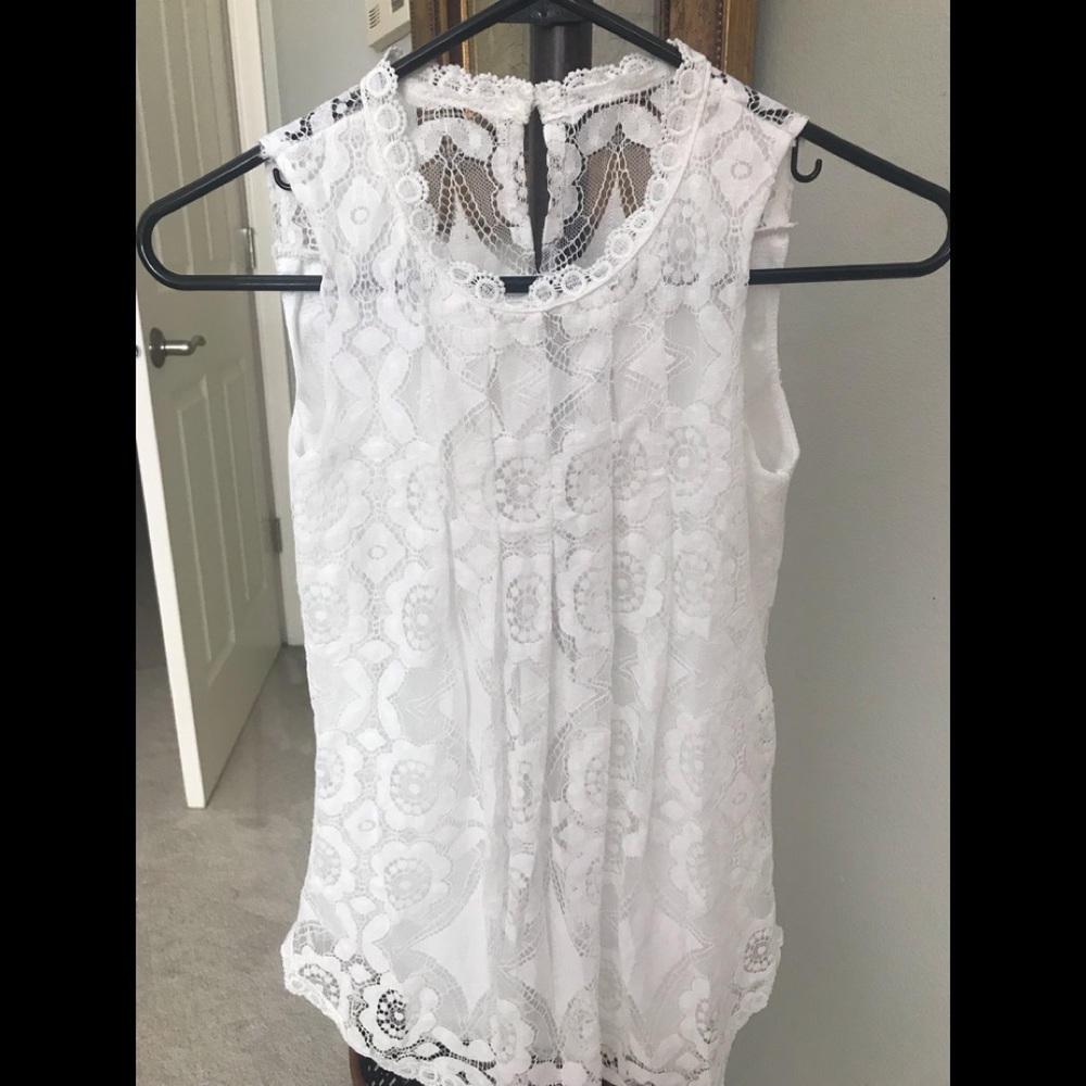White lace sleeveless top